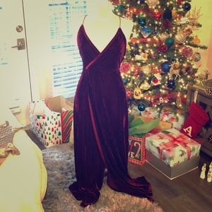 NWOT. Maroon Velvet Maxi Dress